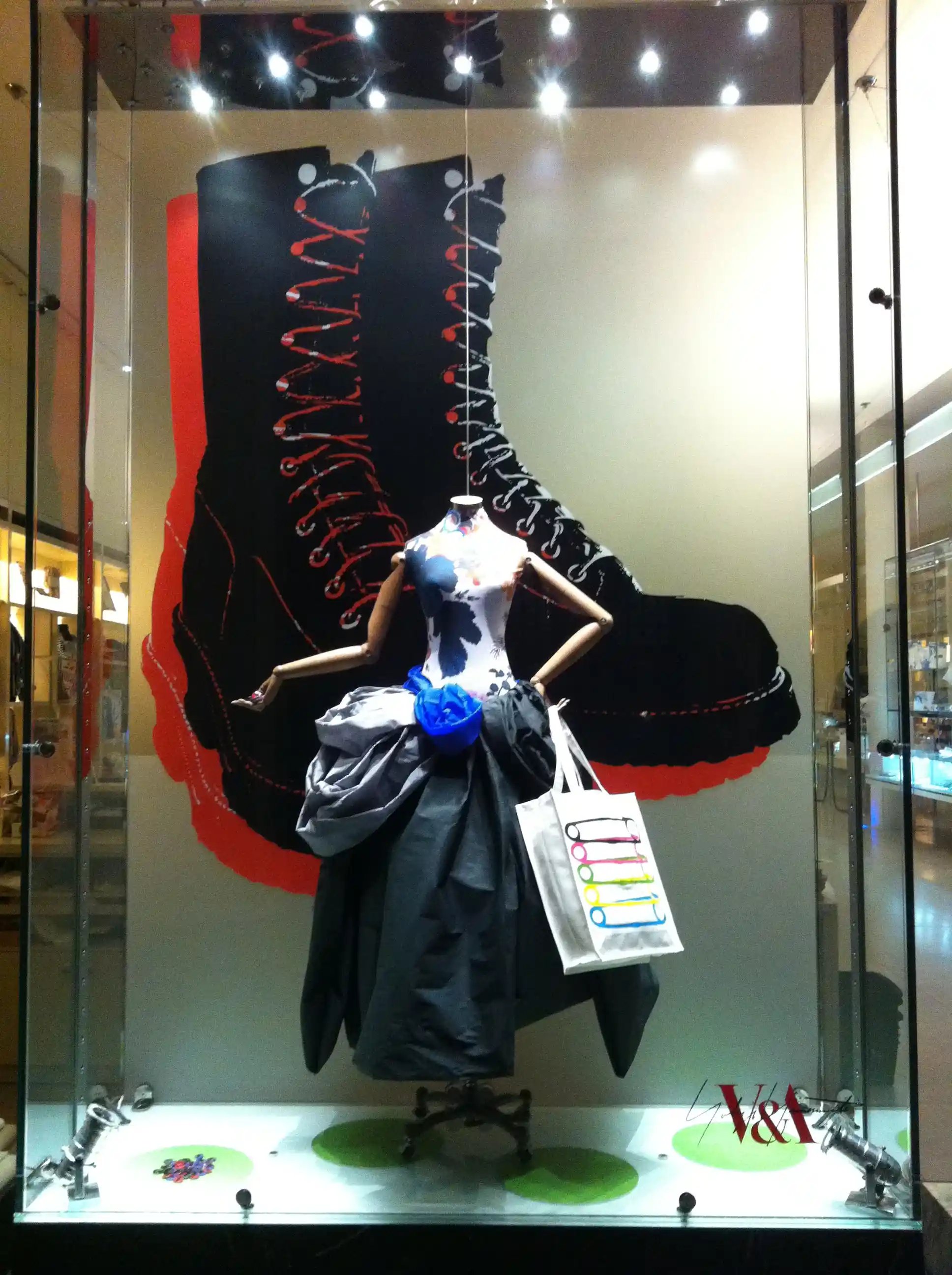 Yohji Yamamoto Gallery Image 3